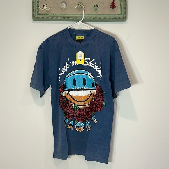 Market x Smiley collab basketball rose bed Lee on smiling graphic T-shirt large - Picture 1 of 6